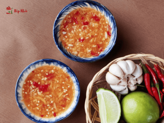 chuẩn bị công thức sốt chấm thịt nướng