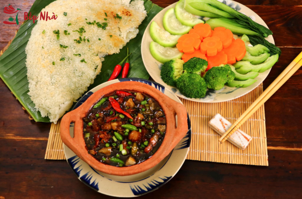 nước sốt chấm cơm cháy